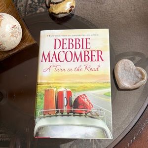 Hardback book, A Turn in the Road by Debbie Macomber